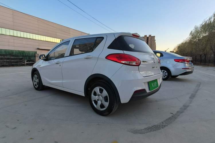 Used Baojun 310 2016 1.2L manual Comfort trim level Exterior 3
