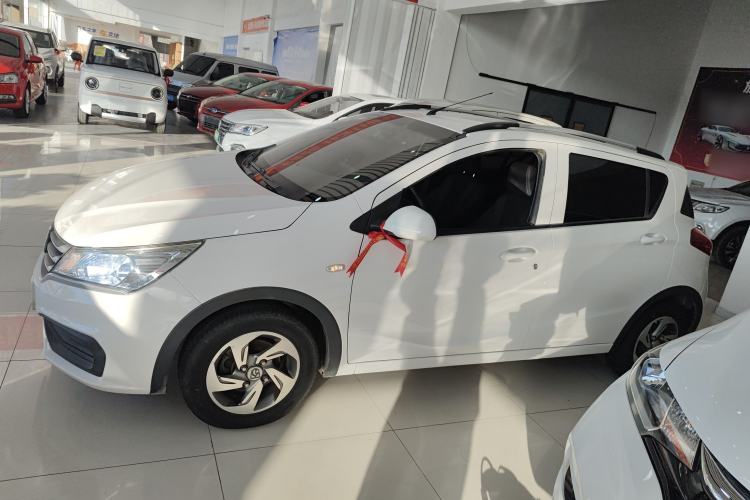 Used Baojun 310 2016 1.2L manual Comfort trim level Exterior 3