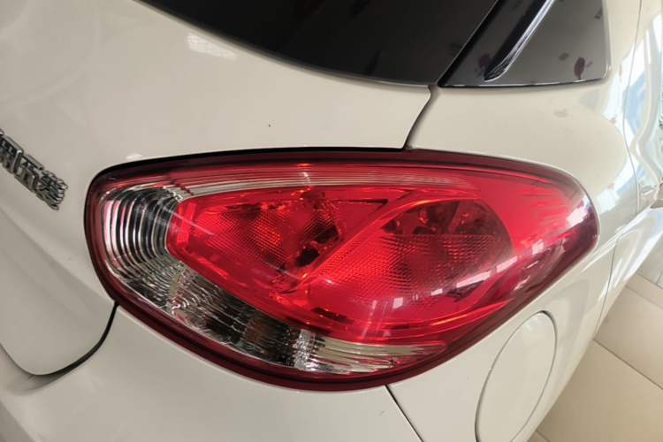 Used Baojun 310 2016 1.2L Manual Luxury Model Exterior 3
