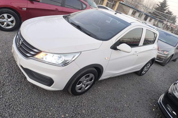 Used Baojun 310 2016 1.2L manual Comfort trim level Exterior 3