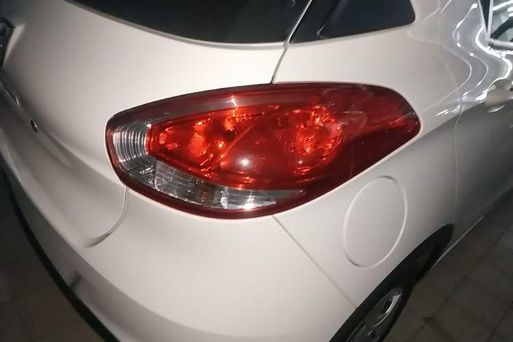 Used Baojun 310 2016 1.2L manual Comfort trim level Exterior 3