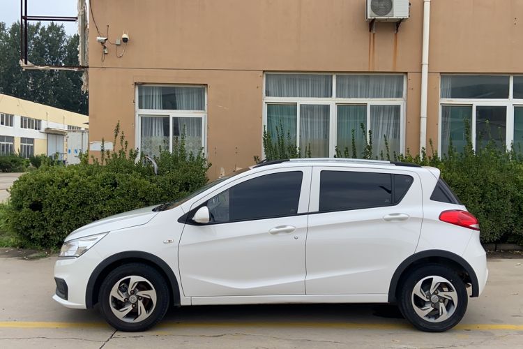 Used Baojun 310 2016 1.2L manual Comfort trim level Exterior 3