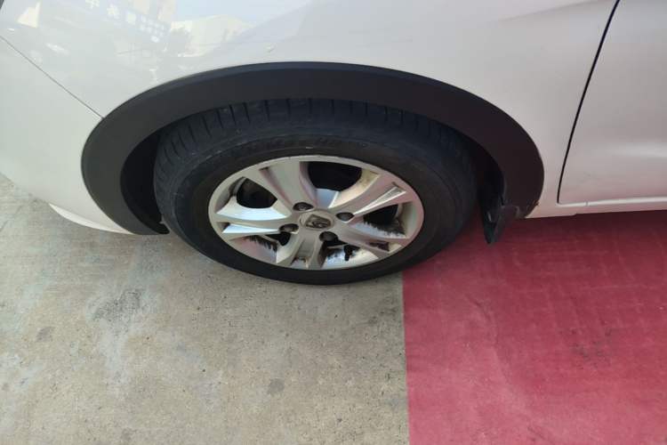 Used Baojun 310 2016 1.2L Manual Luxury Model Exterior 4