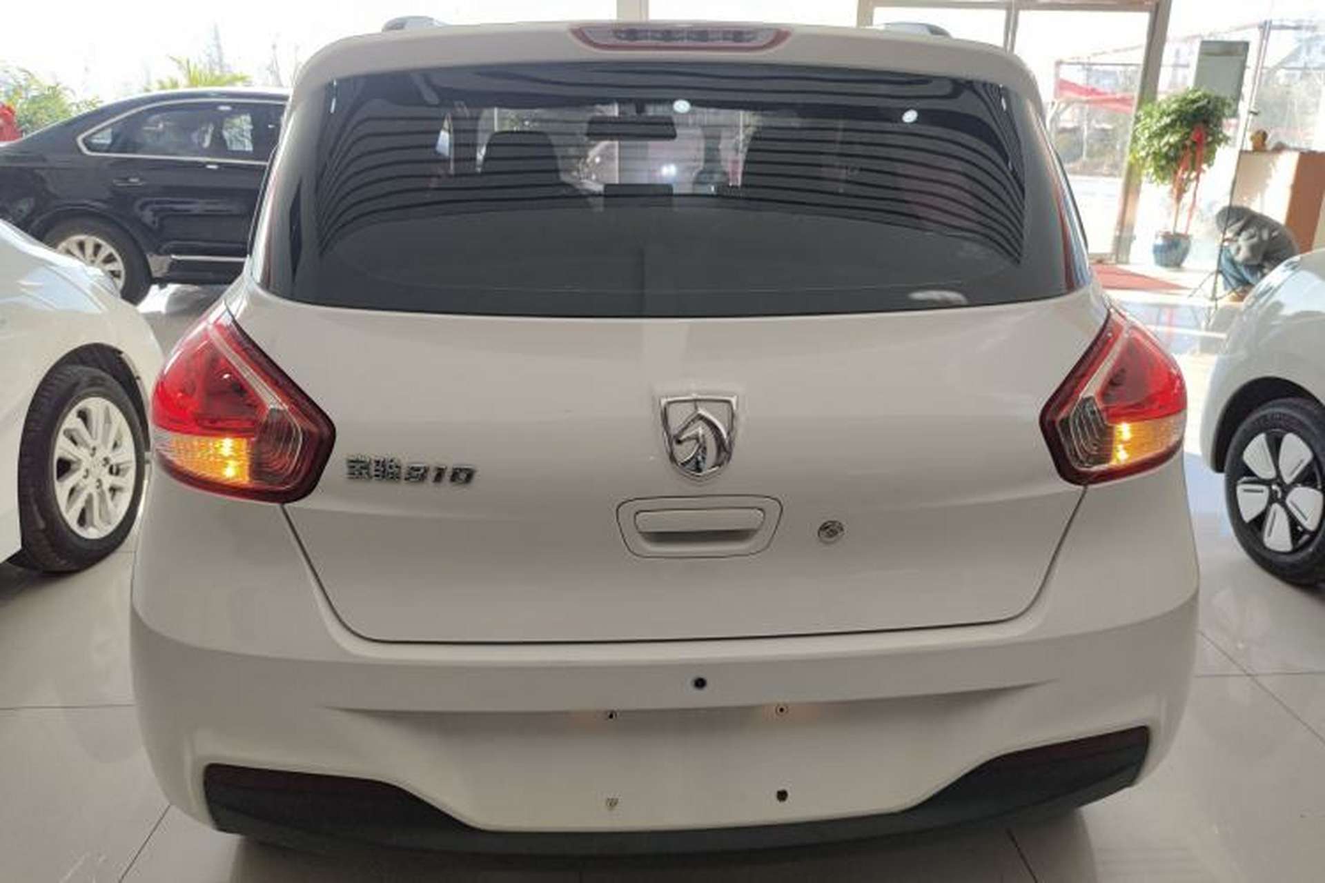 Used Baojun 310 2016 1.2L manual Comfort trim level Exterior 4