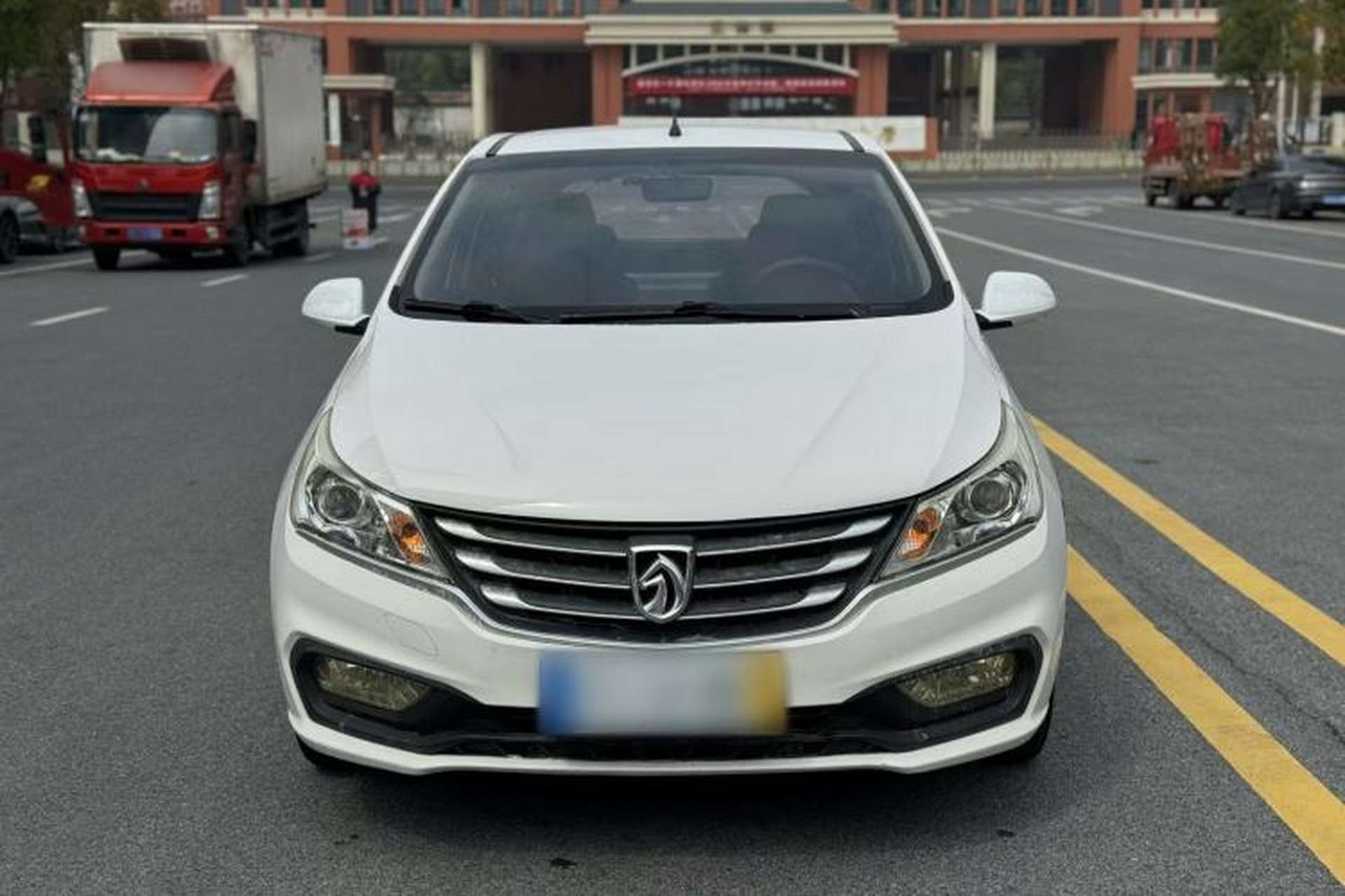Used Baojun 310 2016 1.2L manual Comfort trim level Exterior 4
