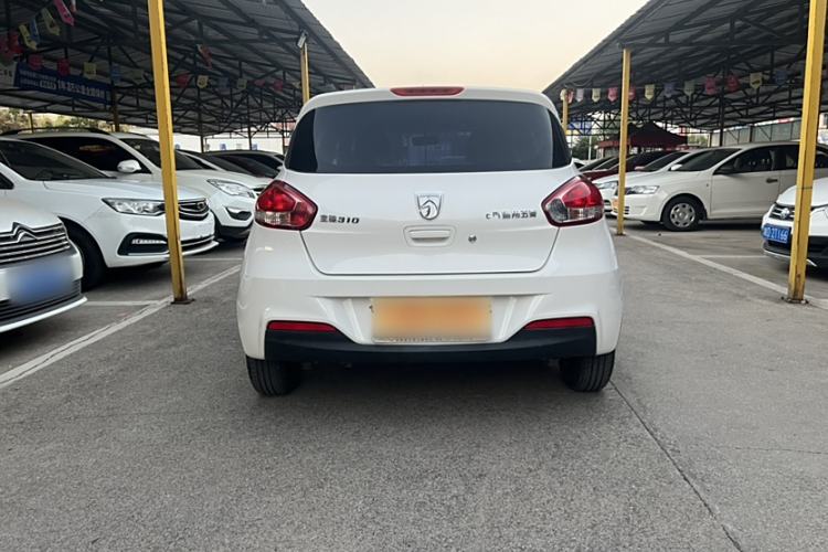 Used Baojun 310 2016 1.2L manual Comfort trim level Exterior 4