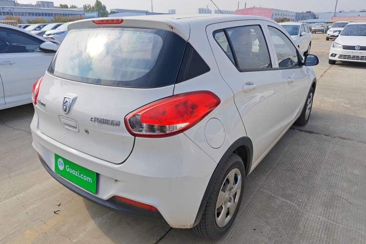 Used Baojun 310 2016 1.2L manual Comfort trim level Exterior 5