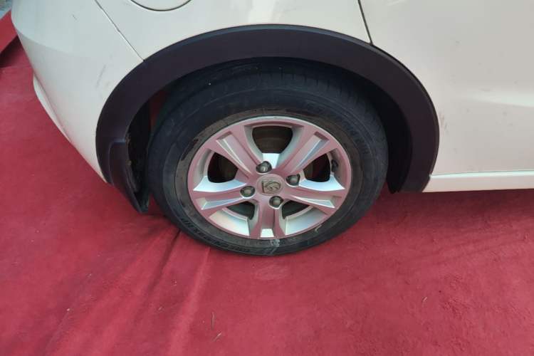 Used Baojun 310 2016 1.2L Manual Luxury Model Exterior 5