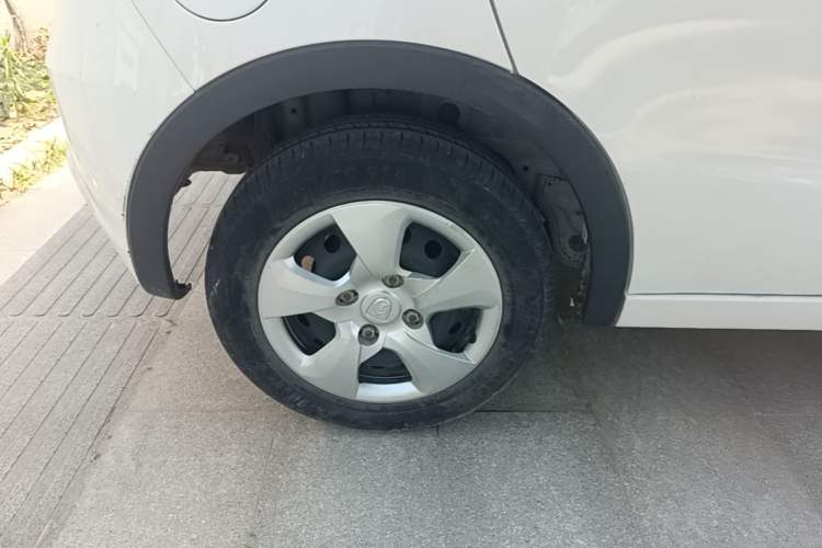 Used Baojun 310 2016 1.2L manual Comfort trim level Exterior 5