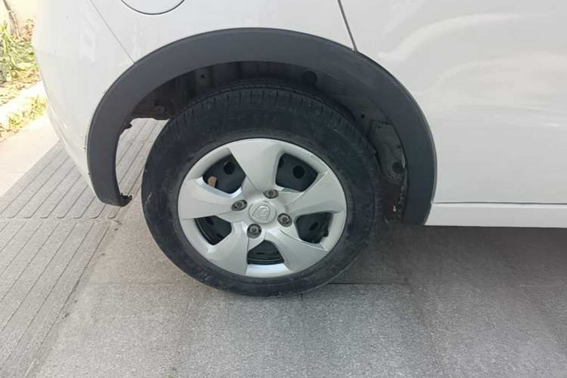 Used Baojun 310 2016 1.2L manual Comfort trim level Exterior 5