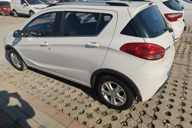 Used Baojun 310 2016 1.2L Manual Luxury Model Exterior 5