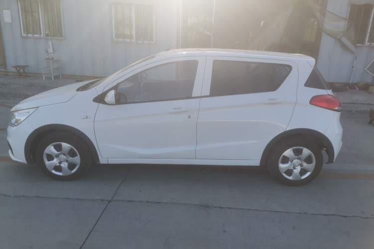 Used Baojun 310 2016 1.2L manual Comfort trim level Exterior 5