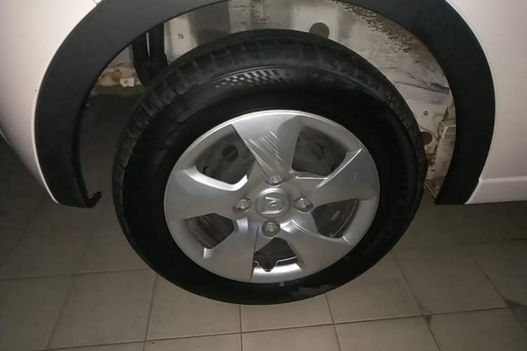 Used Baojun 310 2016 1.2L manual Comfort trim level Exterior 5