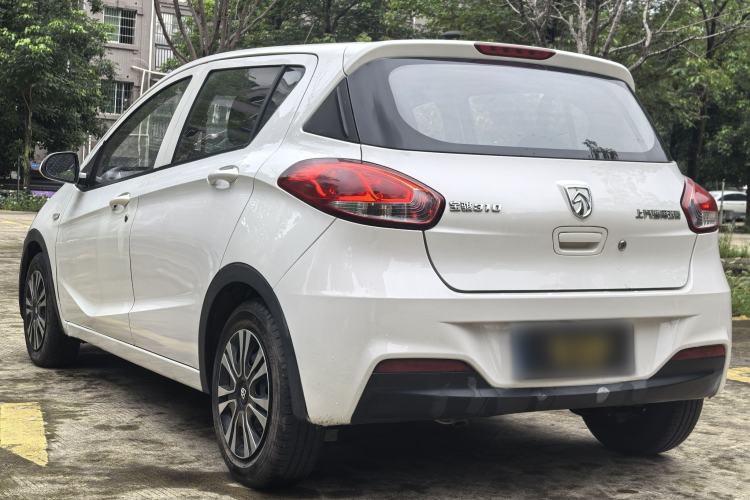 Used Baojun 310 2016 1.2L manual Comfort trim level Exterior 5