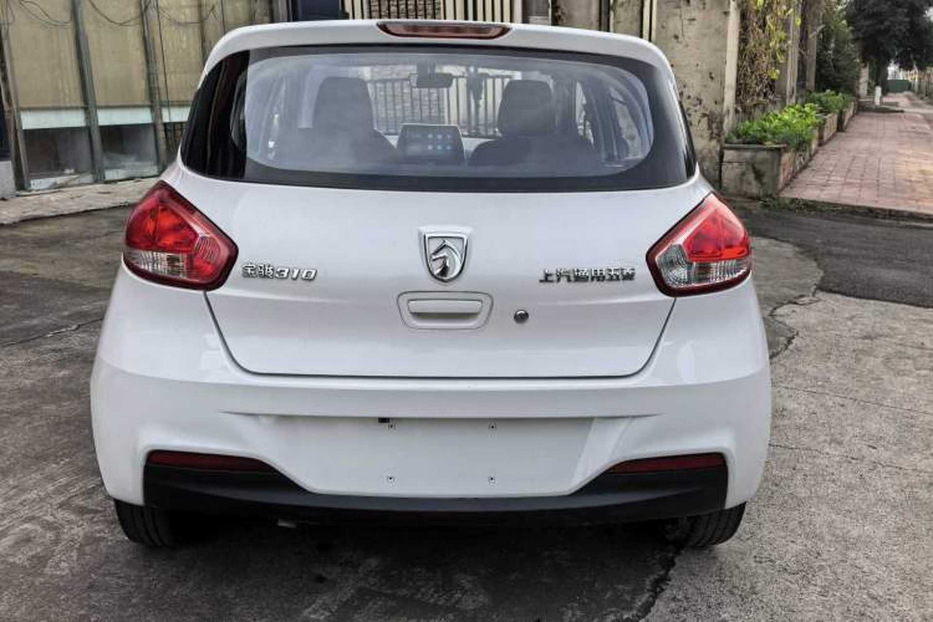 Used Baojun 310 2016 1.2L manual Comfort trim level Exterior 6
