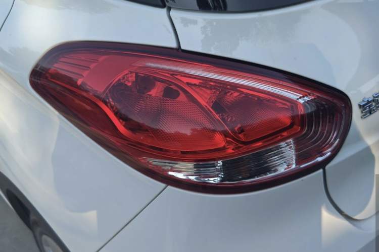 Used Baojun 310 2016 1.2L Manual Value Edition Exterior 6