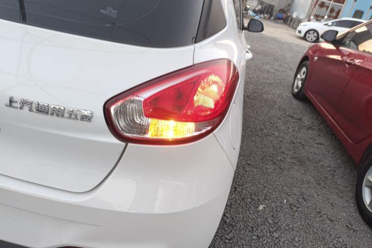 Used Baojun 310 2016 1.2L manual Comfort trim level Exterior 6