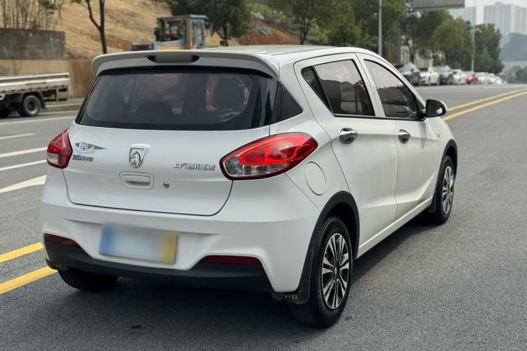 Used Baojun 310 2016 1.2L manual Comfort trim level Exterior 6