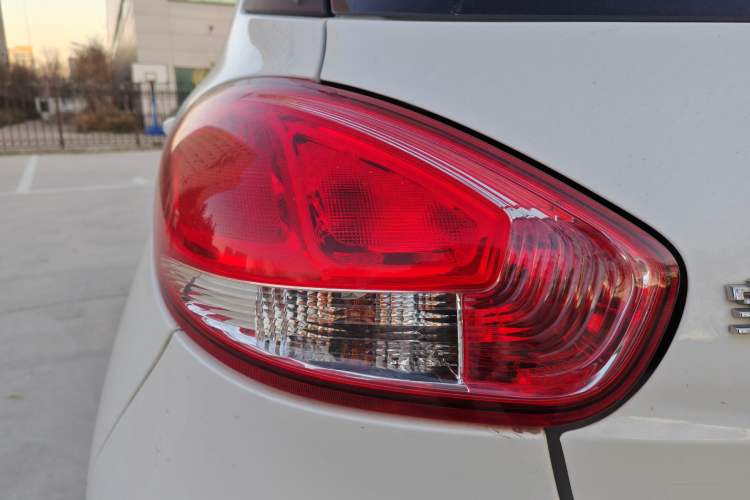 Used Baojun 310 2016 1.2L manual Comfort trim level Exterior 7