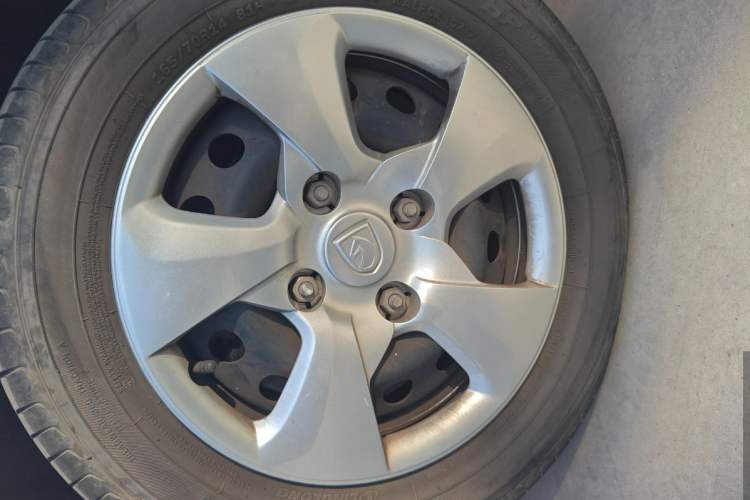 Used Baojun 310 2016 1.2L Manual Value Edition Exterior 7