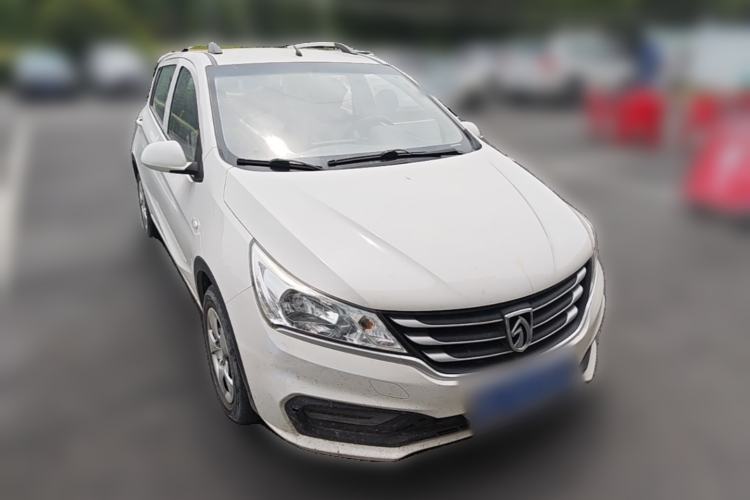 Used Baojun 310 2016 1.2L manual Comfort trim level Front Right 45 Deg