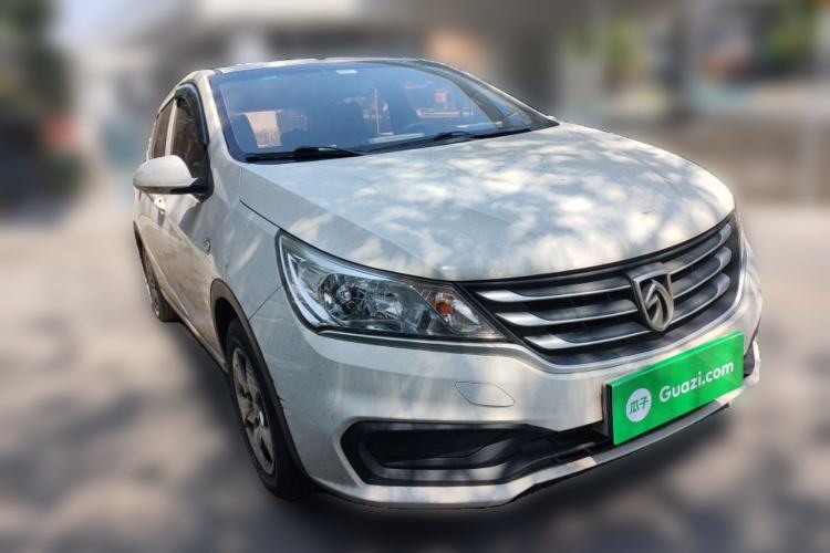 Used Baojun 310 2016 1.2L manual Comfort trim level Front Right 45 Deg