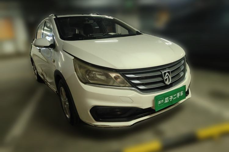 Used Baojun 310 2016 1.2L manual Comfort trim level Front Right 45 Deg