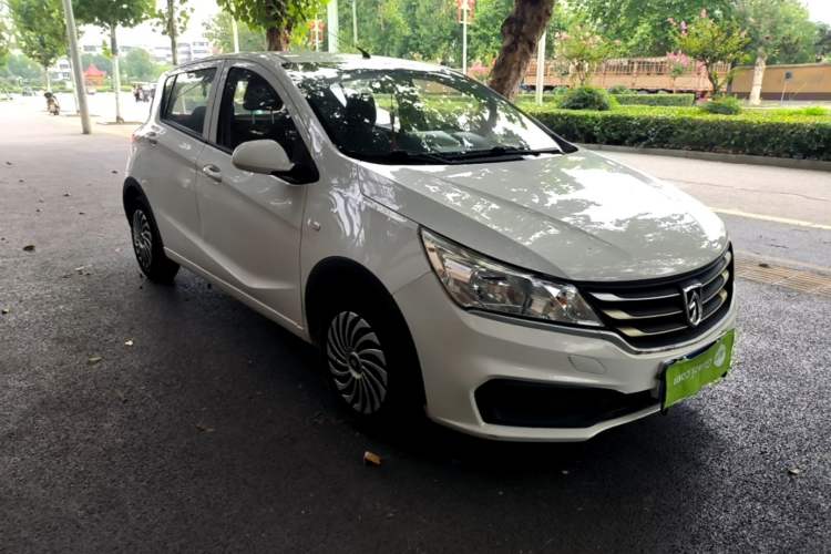 Used Baojun 310 2016 1.2L manual Comfort trim level Front Right 45 Deg