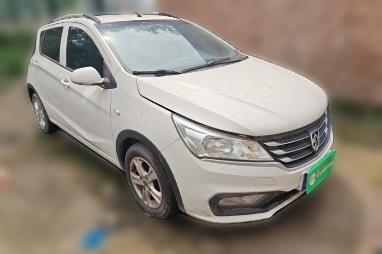 Used Baojun 310 2016 1.2L manual Comfort trim level Front Right 45 Deg