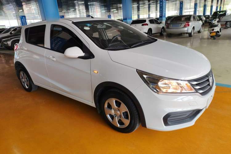 Used Baojun 310 2016 1.2L manual Comfort trim level Front Right 45 Deg