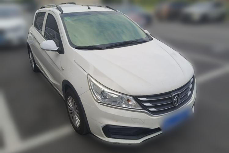 Used Baojun 310 2016 1.2L manual Comfort trim level Front Right 45 Deg