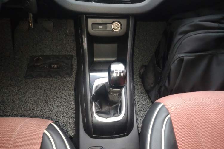 Used Baojun 310 2016 1.2L Manual Luxury Model Gear Lever