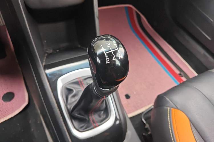 Used Baojun 310 2016 1.2L Manual Luxury Model Gear Lever