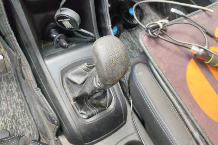 Used Baojun 310 2016 1.2L Manual Value Edition Gear Lever