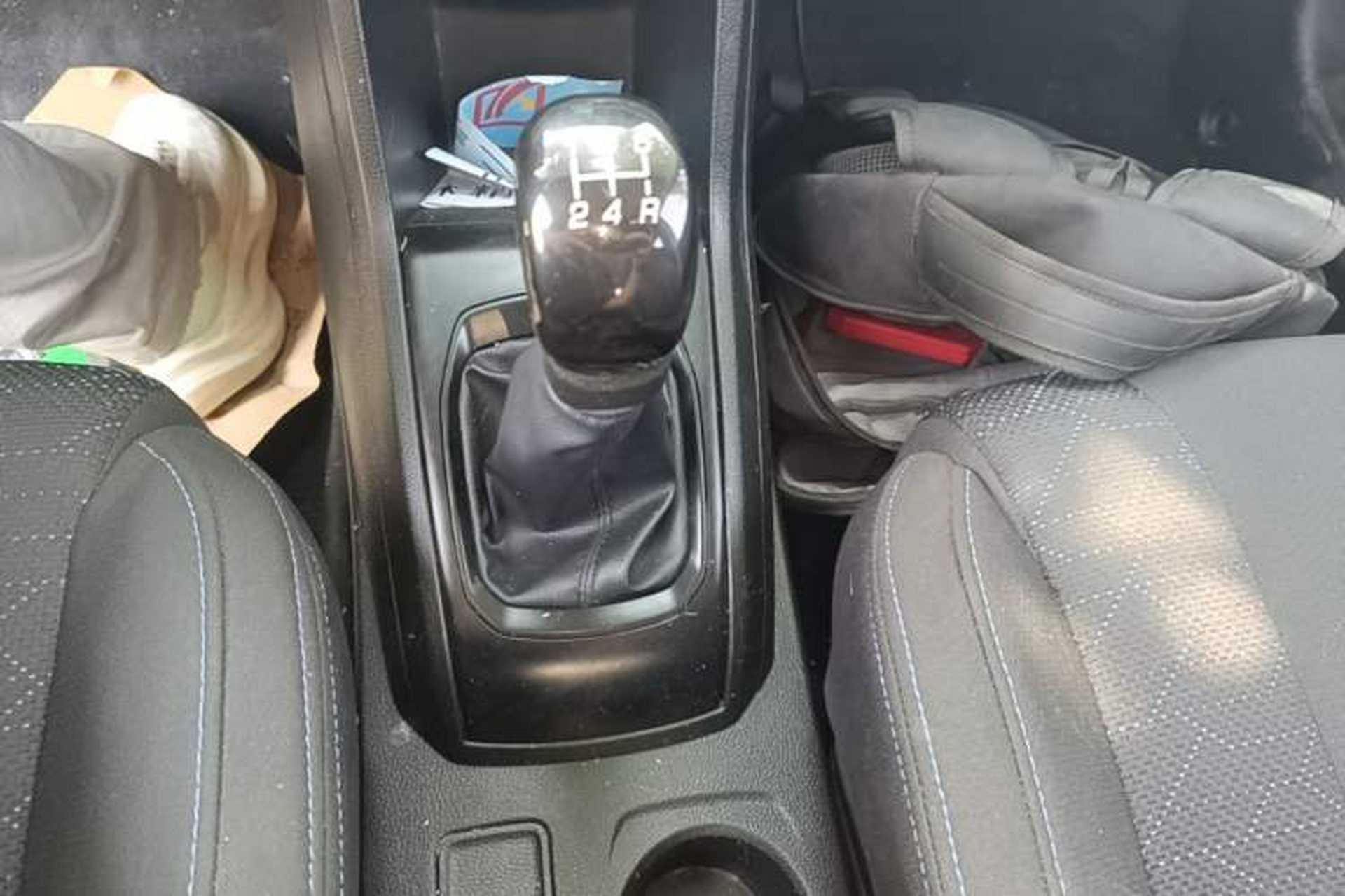 Used Baojun 310 2016 1.2L manual Comfort trim level Gear Lever