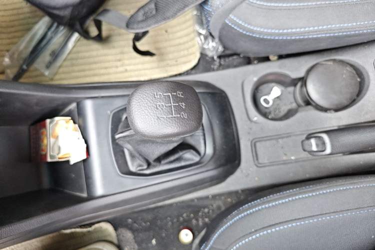 Used Baojun 310 2016 1.2L Manual Value Edition Gear Lever