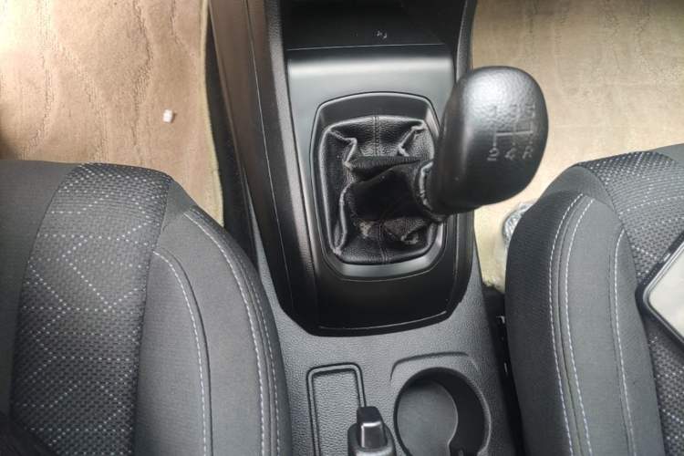 Used Baojun 310 2016 1.2L Manual Value Edition Gear Lever