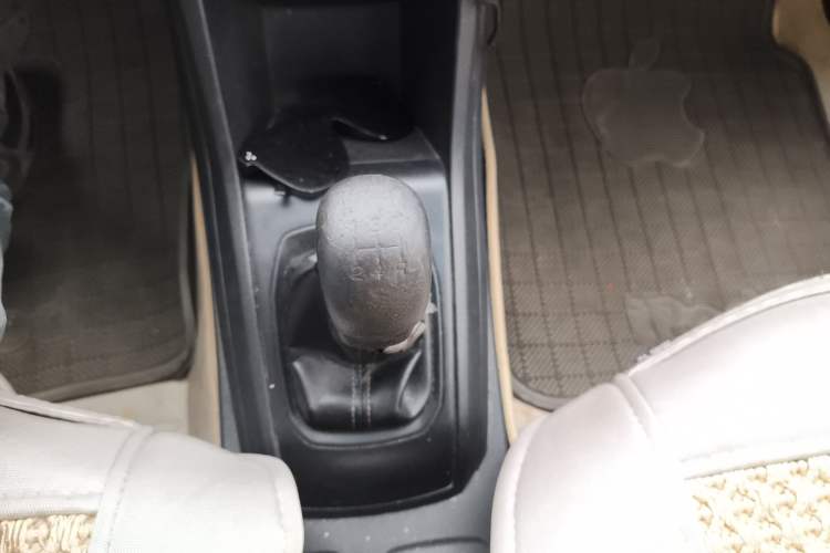 Used Baojun 310 2016 1.2L Manual Value Edition Gear Lever