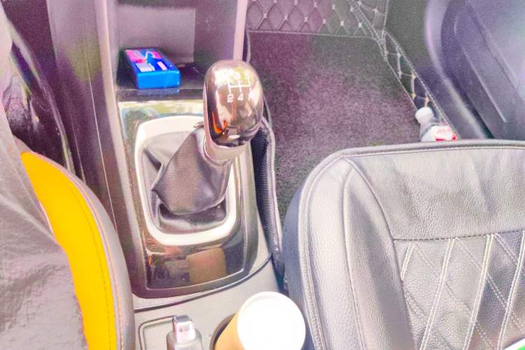 Used Baojun 310 2016 1.2L Manual Luxury Model Gear Lever