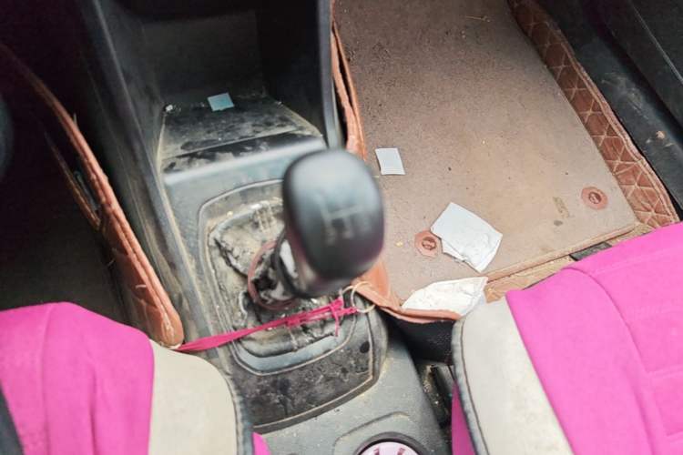 Used Baojun 310 2016 1.2L manual Comfort trim level Gear Lever