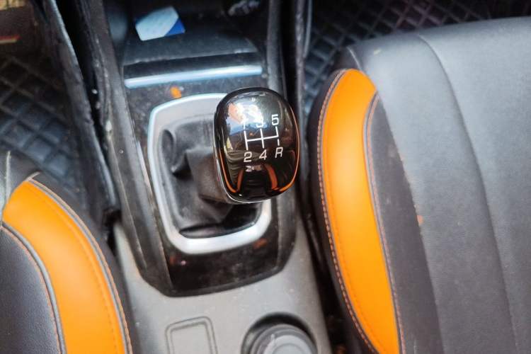 Used Baojun 310 2016 1.2L Manual Luxury Model Gear Lever