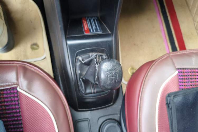 Used Baojun 310 2016 1.2L Manual Value Edition Gear Lever