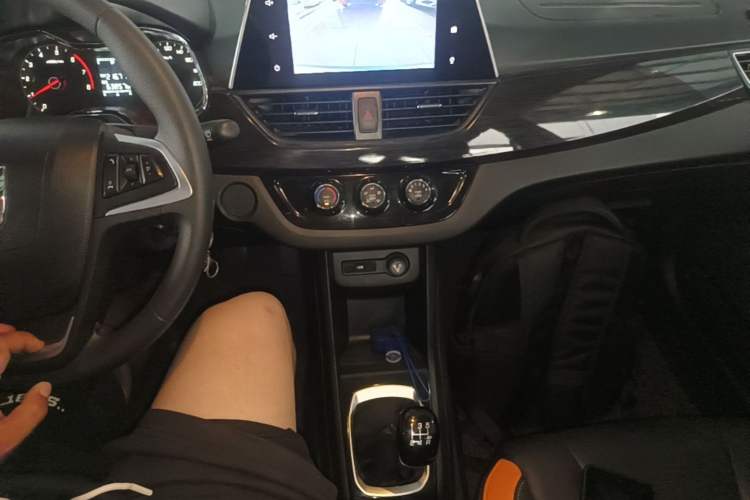 Used Baojun 310 2016 1.2L Manual Luxury Model Gear Lever