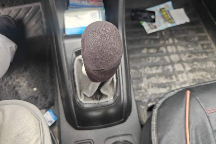 Used Baojun 310 2016 1.2L manual Comfort trim level Gear Lever