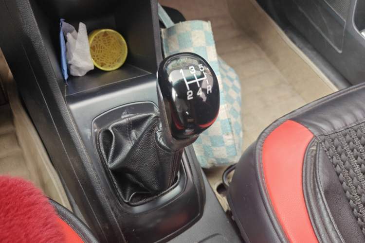 Used Baojun 310 2016 1.2L Manual Value Edition Gear Lever