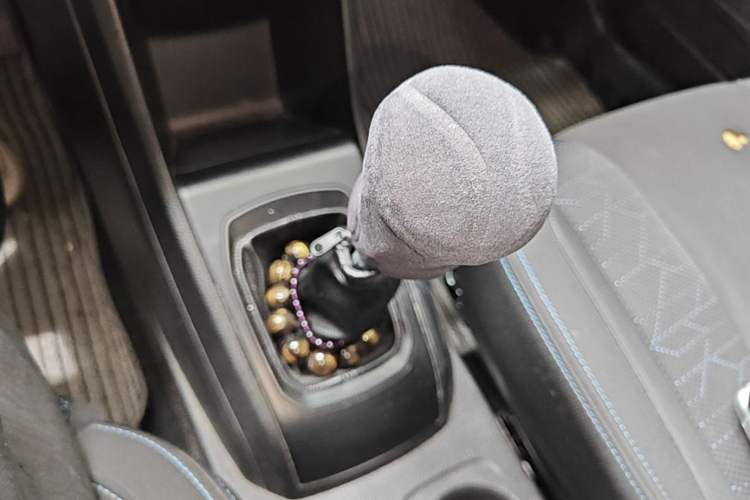 Used Baojun 310 2016 1.2L Manual Value Edition Gear Lever