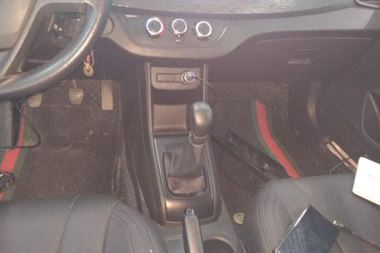Used Baojun 310 2016 1.2L Manual Value Edition Gear Lever
