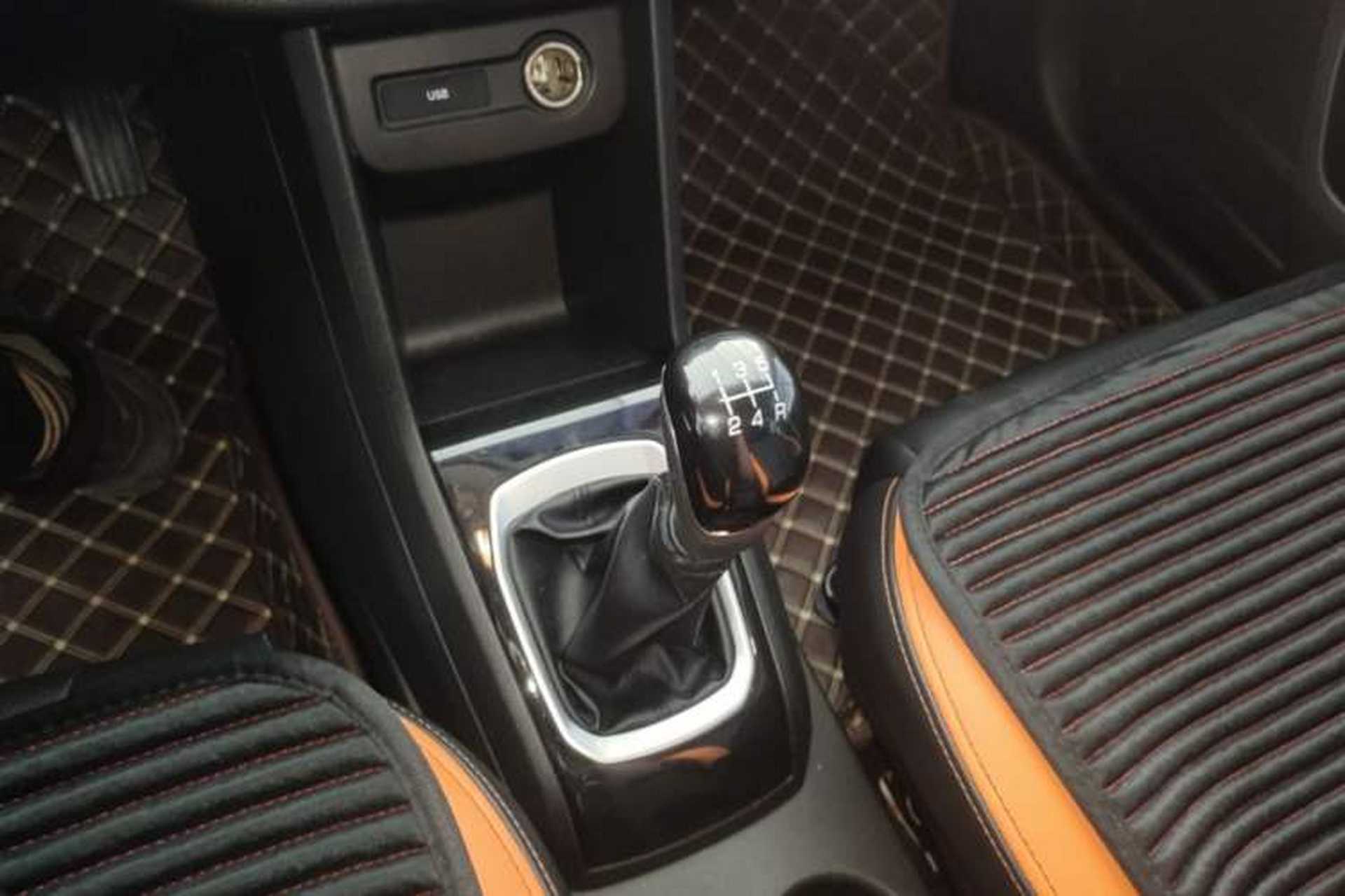 Used Baojun 310 2016 1.2L Manual Luxury Model Gear Lever