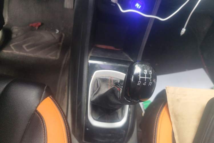 Used Baojun 310 2016 1.2L Manual Luxury Model Gear Lever