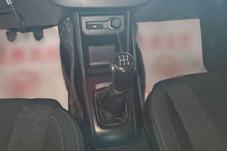Used Baojun 310 2016 1.2L manual Comfort trim level Gear Lever